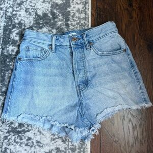 Pacsun Women’s Light Wash High Waisted Denim Shorts size 24
